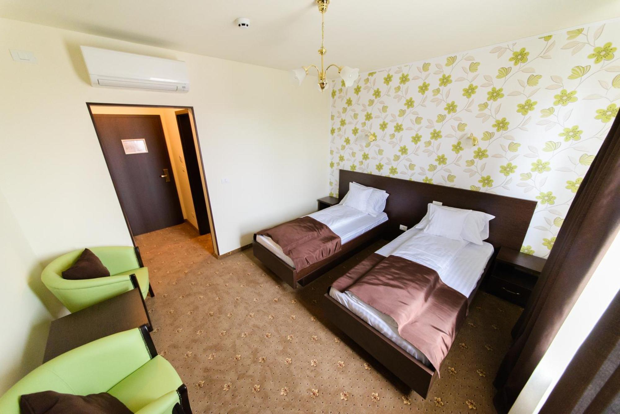 Miky Hotel 3*